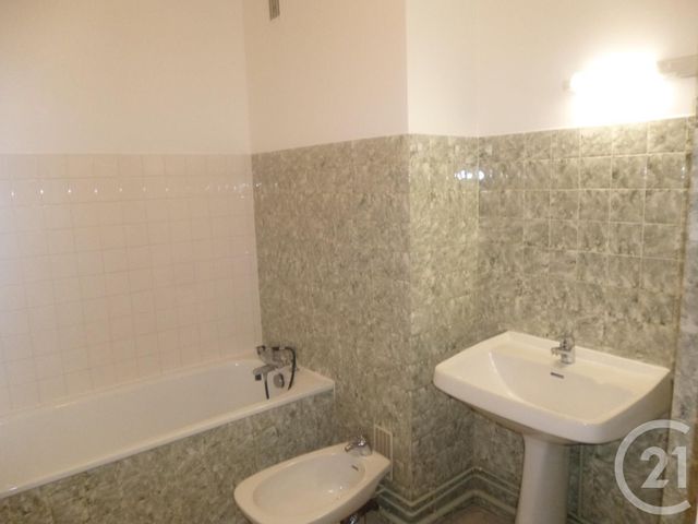Appartement F4 à louer - 4 pièces - 94,08 m2 - ROMORANTIN LANTHENAY - 41 - CENTRE Appartement F4 à louer - 4 pièces - 94,08 m2 - ROMORANTIN LANTHENAY - 41 - CENTRE