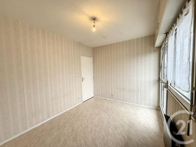 Afficher la photo en grand Appartement F2 à vendre - 2 pièces - 49 m2 - Romorantin Lanthenay - 41 - CENTRE