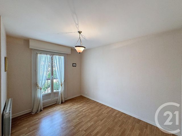 Appartement F3 &agrave; louer - 3 pi&egrave;ces - 82 m2 - Romorantin Lanthenay - 41 - CENTRE