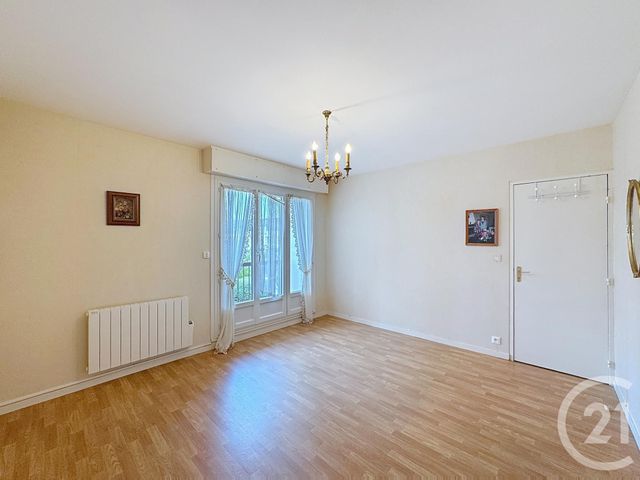 Appartement F3 &agrave; louer - 3 pi&egrave;ces - 82 m2 - Romorantin Lanthenay - 41 - CENTRE