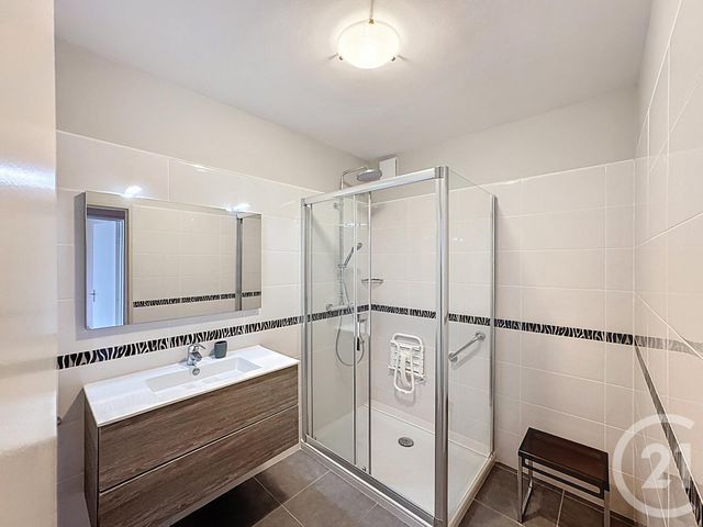 Appartement F3 &agrave; louer - 3 pi&egrave;ces - 82 m2 - Romorantin Lanthenay - 41 - CENTRE