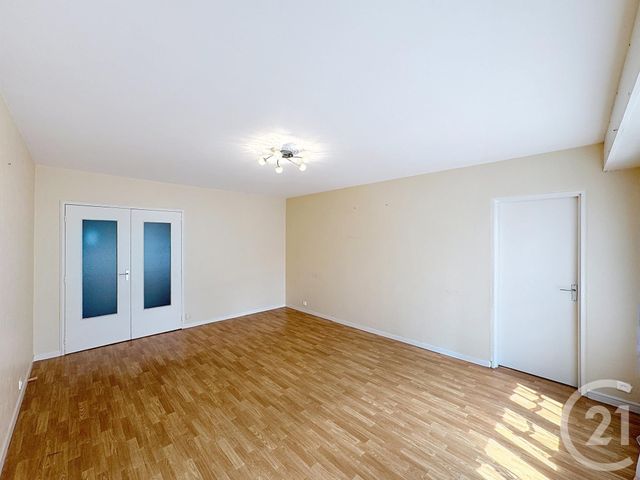 Appartement F3 &agrave; louer - 3 pi&egrave;ces - 82 m2 - Romorantin Lanthenay - 41 - CENTRE