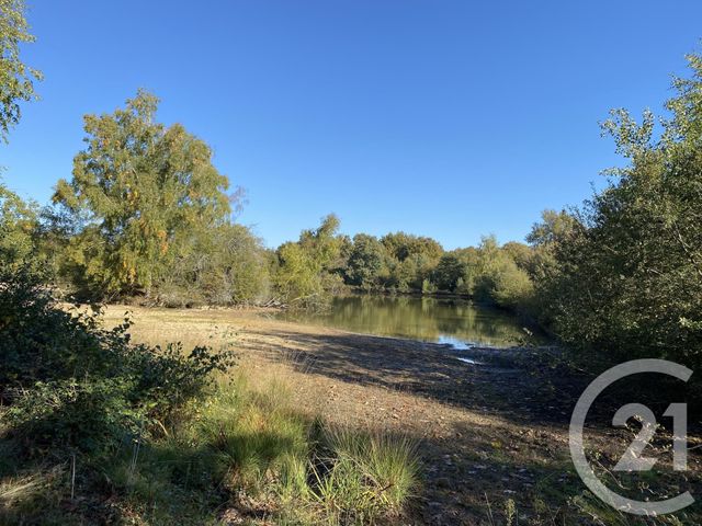 Maison à vendre - 4 pièces - 180 m2 - 18 - CENTRE