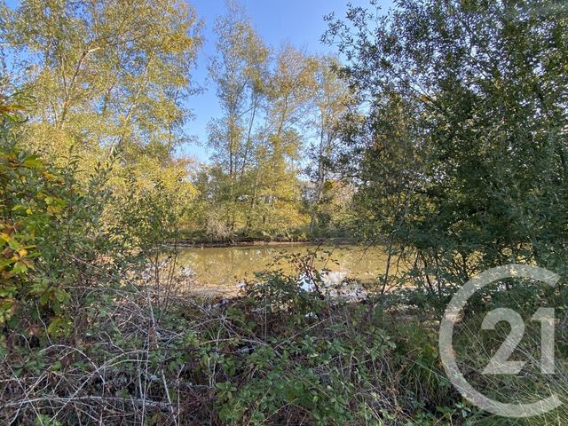 Maison à vendre - 4 pièces - 180 m2 - 18 - CENTRE