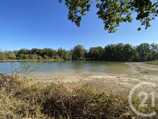 Maison à vendre - 4 pièces - 180 m2 - 18 - CENTRE