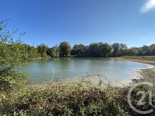 Maison à vendre - 4 pièces - 180 m2 - 18 - CENTRE