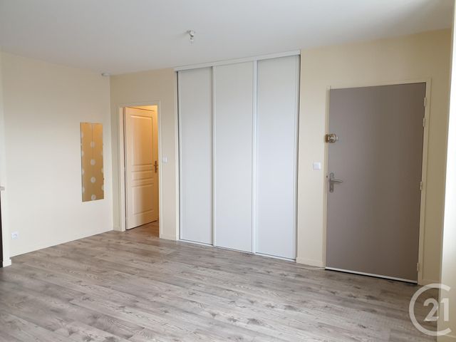 Appartement F2 &agrave; louer - 2 pi&egrave;ces - 50 m2 - Romorantin Lanthenay - 41 - CENTRE