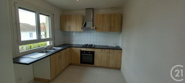 Maison &agrave; louer - 4 pi&egrave;ces - 68 m2 - Gievres - 41 - CENTRE