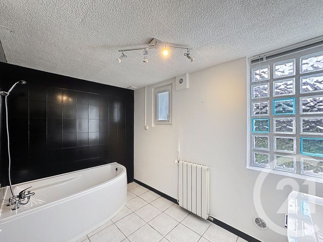 Maison &agrave; louer - 4 pi&egrave;ces - 77,25 m2 - Pruniers En Sologne - 41 - CENTRE