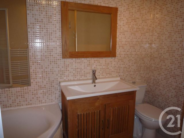 Maison &agrave; louer - 3 pi&egrave;ces - 70,23 m2 - Romorantin Lanthenay - 41 - CENTRE