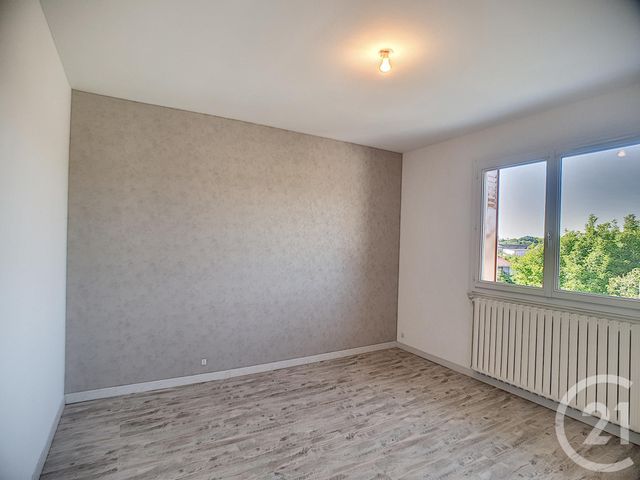 Maison &agrave; louer - 4 pi&egrave;ces - 81 m2 - Romorantin Lanthenay - 41 - CENTRE