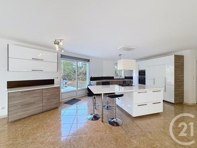 Maison &agrave; louer - 6 pi&egrave;ces - 225 m2 - Gievres - 41 - CENTRE