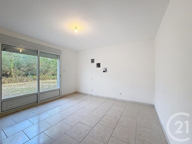 Maison &agrave; louer - 6 pi&egrave;ces - 225 m2 - Gievres - 41 - CENTRE
