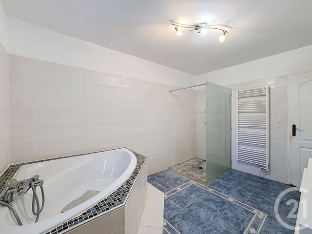 Maison &agrave; louer - 6 pi&egrave;ces - 225 m2 - Gievres - 41 - CENTRE