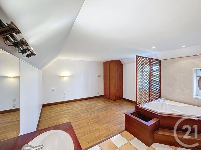 Appartement &agrave; louer - 2 pi&egrave;ces - 80 m2 - Romorantin Lanthenay - 41 - CENTRE