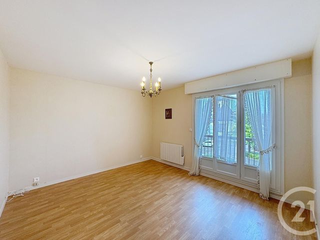 Appartement F3 &agrave; louer - 3 pi&egrave;ces - 82 m2 - Romorantin Lanthenay - 41 - CENTRE