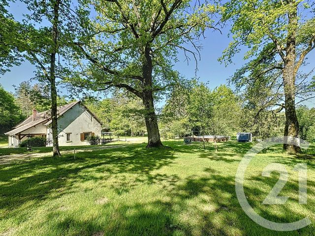 Maison à vendre - 7 pièces - 214 m2 - Neuvy Sur Barangeon - 18 - CENTRE