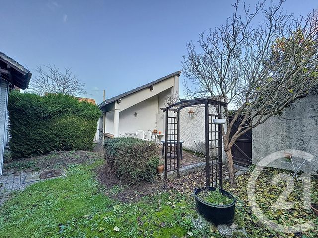 Maison à vendre - 4 pièces - 233,70 m2 - Selles St Denis - 41 - CENTRE