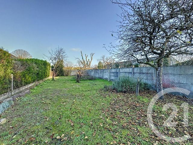 Maison à vendre - 4 pièces - 233,70 m2 - Selles St Denis - 41 - CENTRE