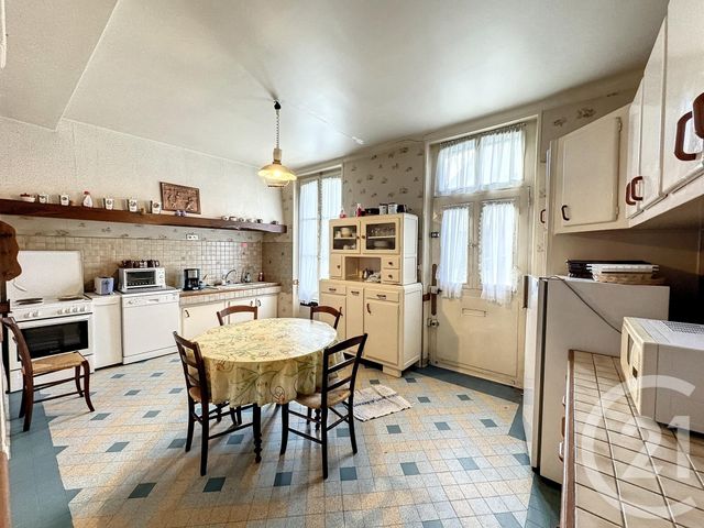 Maison à vendre - 4 pièces - 233,70 m2 - Selles St Denis - 41 - CENTRE