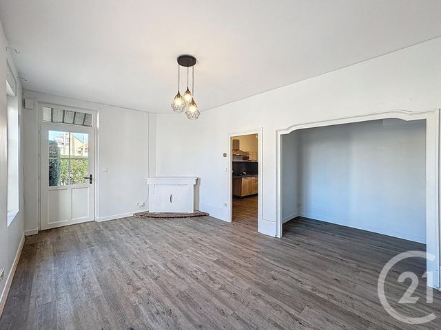 Maison &agrave; louer - 4 pi&egrave;ces - 80,18 m2 - Salbris - 41 - CENTRE