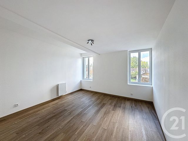 Appartement à louer - 3 pièces - 90,10 m2 - La Ferte Imbault - 41 - CENTRE