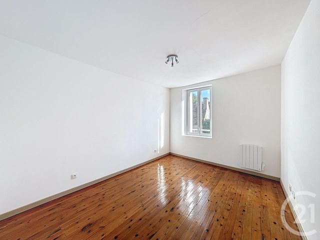 Appartement à louer - 3 pièces - 90,10 m2 - La Ferte Imbault - 41 - CENTRE