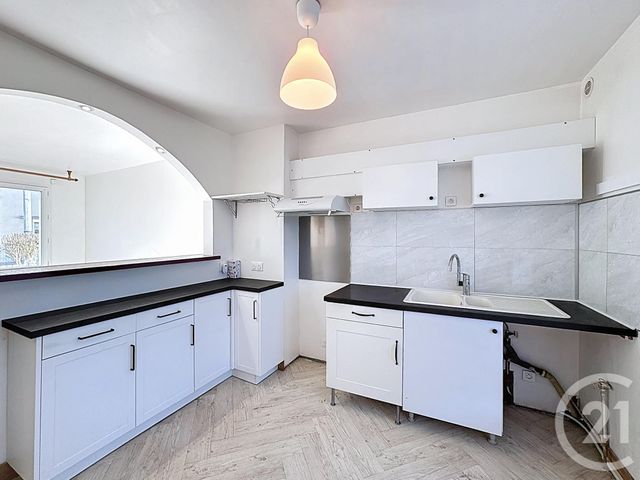 Maison &agrave; louer - 4 pi&egrave;ces - 71 m2 - Salbris - 41 - CENTRE