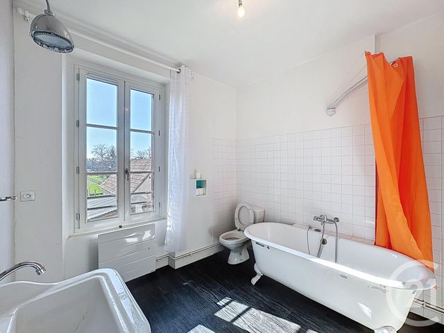 Maison &agrave; louer - 5 pi&egrave;ces - 108,95 m2 - Selles St Denis - 41 - CENTRE