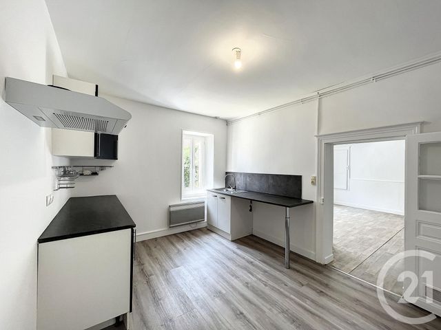 Maison &agrave; louer - 3 pi&egrave;ces - 63 m2 - Chatres Sur Cher - 41 - CENTRE