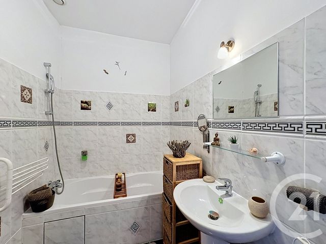 Appartement &agrave; vendre - 8 pi&egrave;ces - 223 m2 - Salbris - 41 - CENTRE