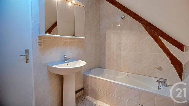 Maison &agrave; louer - 3 pi&egrave;ces - 65 m2 - Salbris - 41 - CENTRE