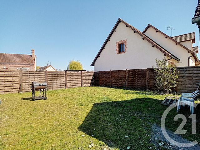 Maison &agrave; louer - 5 pi&egrave;ces - 122 m2 - Salbris - 41 - CENTRE