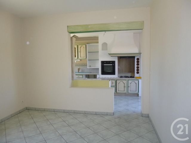 Maison &agrave; louer - 5 pi&egrave;ces - 122 m2 - Salbris - 41 - CENTRE