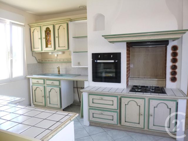 Maison &agrave; louer - 5 pi&egrave;ces - 122 m2 - Salbris - 41 - CENTRE