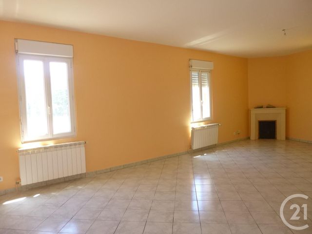 Maison &agrave; louer - 5 pi&egrave;ces - 122 m2 - Salbris - 41 - CENTRE