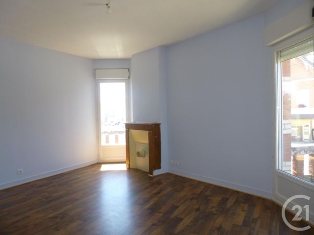 Maison &agrave; louer - 5 pi&egrave;ces - 122 m2 - Salbris - 41 - CENTRE