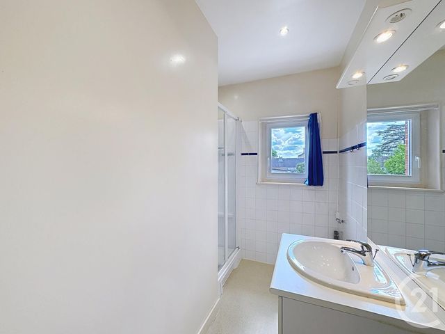 Appartement F3 &agrave; louer - 3 pi&egrave;ces - 57 m2 - Salbris - 41 - CENTRE