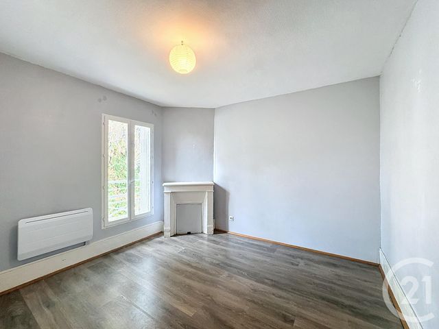 Maison &agrave; louer - 5 pi&egrave;ces - 75 m2 - Salbris - 41 - CENTRE