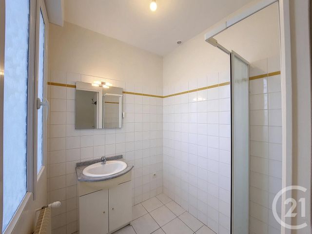 Appartement F2 &agrave; louer - 2 pi&egrave;ces - 40 m2 - Salbris - 41 - CENTRE