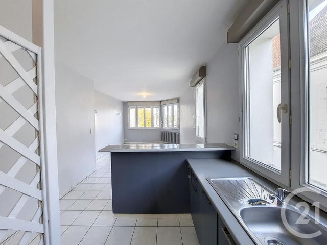 Appartement F2 &agrave; louer - 2 pi&egrave;ces - 40 m2 - Salbris - 41 - CENTRE