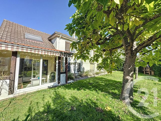 Maison à vendre - 7 pièces - 133,91 m2 - Nouan Le Fuzelier - 41 - CENTRE