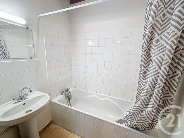 Maison &agrave; louer - 3 pi&egrave;ces - 61 m2 - Sennely - 45 - CENTRE