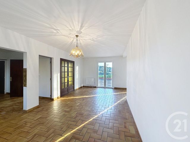 Maison &agrave; louer - 3 pi&egrave;ces - 125,84 m2 - Nouan Le Fuzelier - 41 - CENTRE
