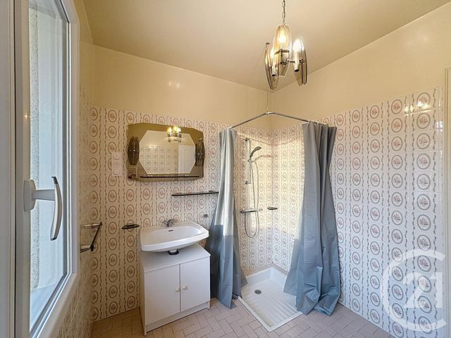 Maison &agrave; louer - 3 pi&egrave;ces - 125,84 m2 - Nouan Le Fuzelier - 41 - CENTRE